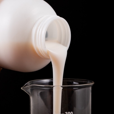 Milky White Translucent Liquid Styrene-Acrylic Copolymer Emulsion R-309 สำหรับน้ำมันสำเร็จรูปสูตรน้ำ